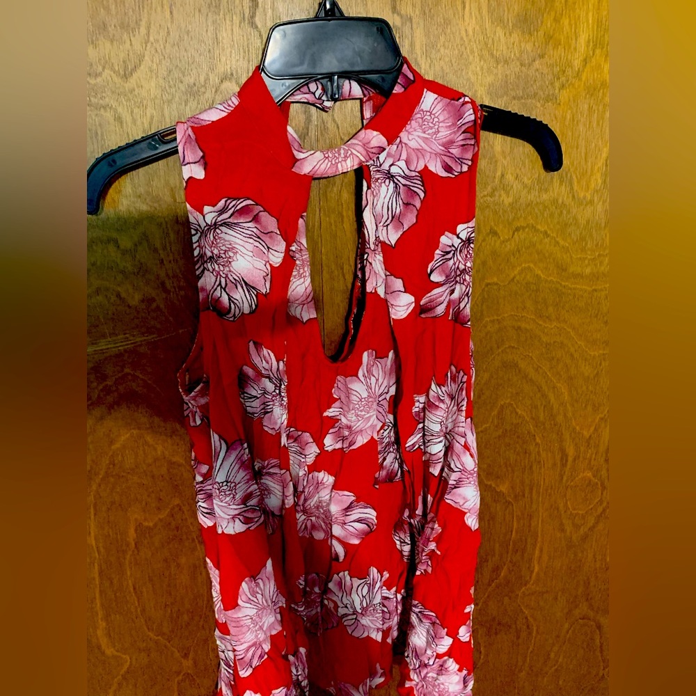 Flowey lightweight shirt.